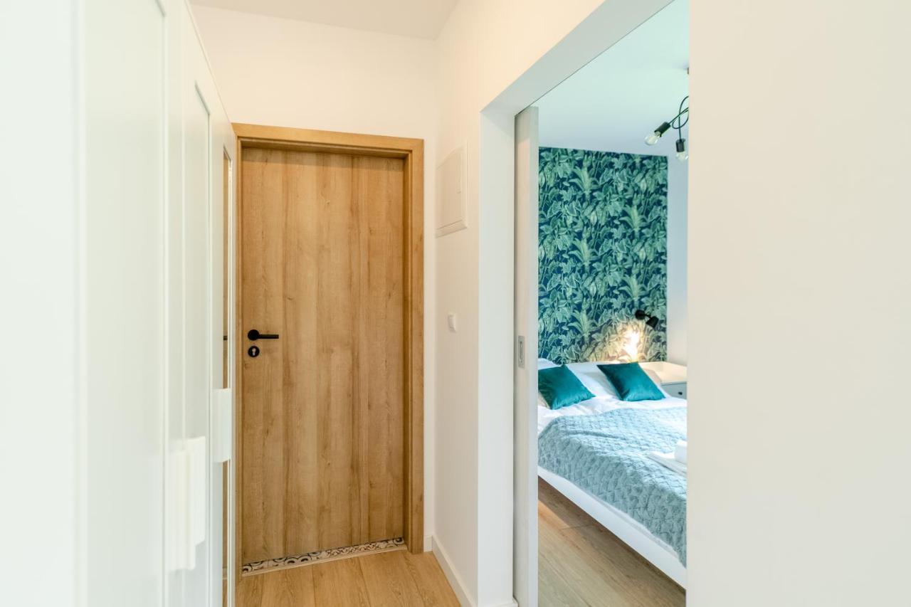 Apartamenty Pod Orzechem Z Duzym Ogrodem - Dream Apart อุสทรอน ภายนอก รูปภาพ